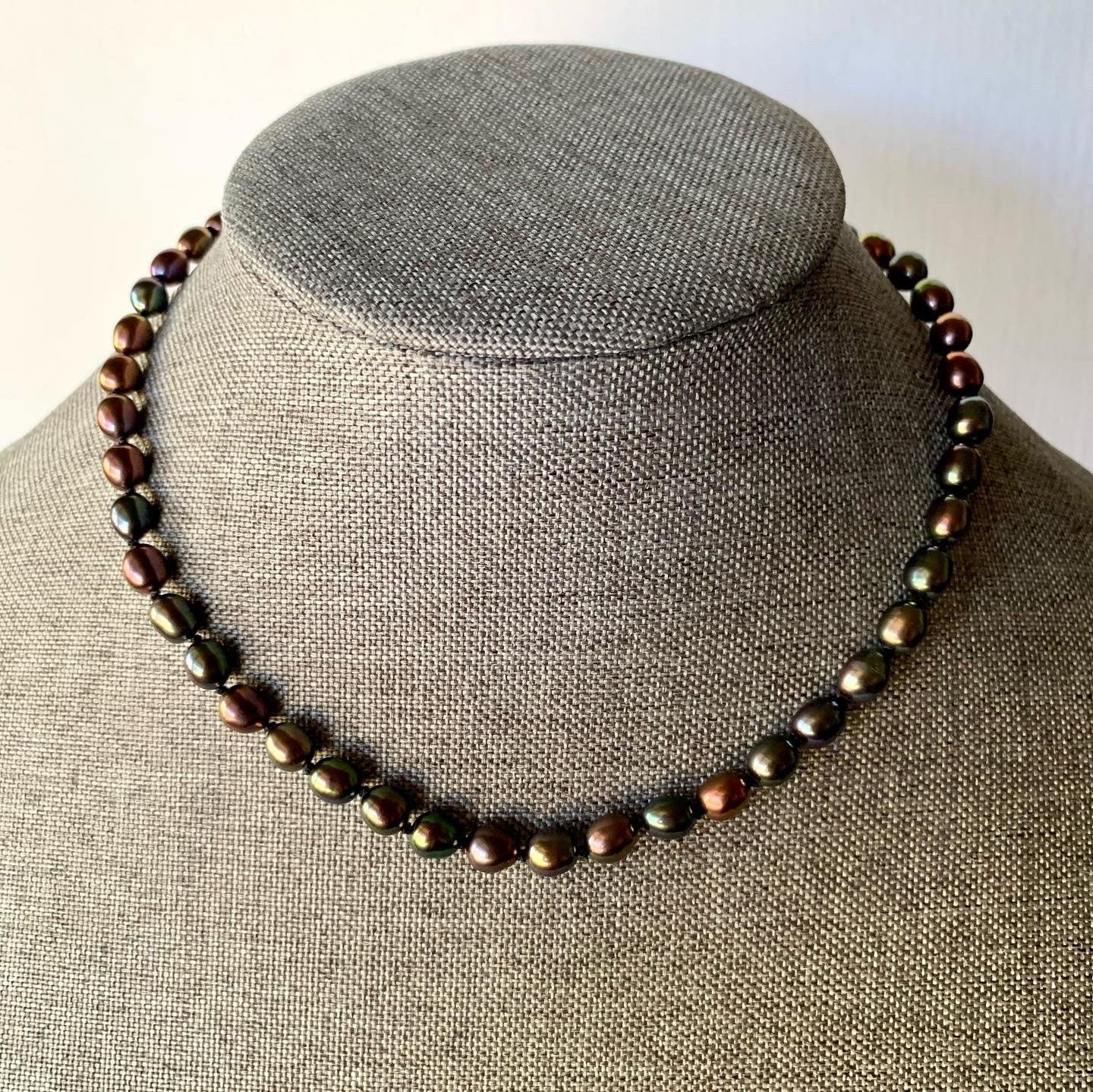 Shiny Metallic Pearl High Quality Hand Silk Tied Necklace
