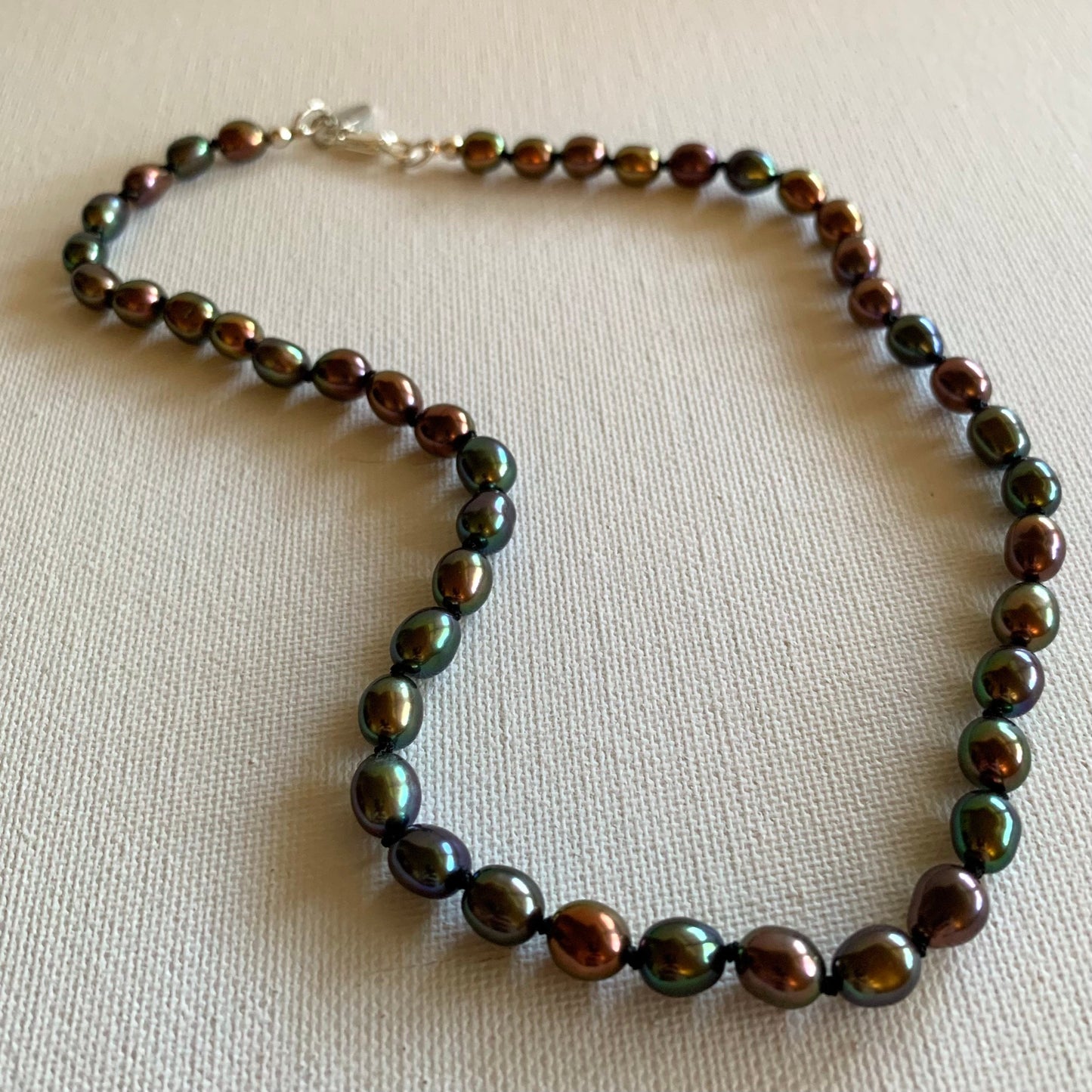 Shiny Metallic Pearl High Quality Hand Silk Tied Necklace